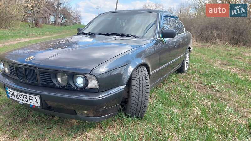 Седан BMW 5 Series 1993 в Сумах