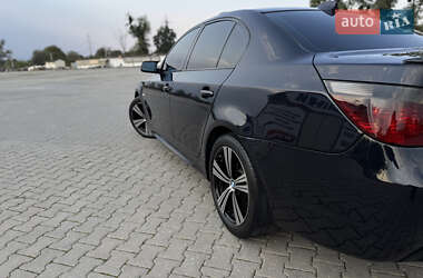 Седан BMW 5 Series 2004 в Черновцах