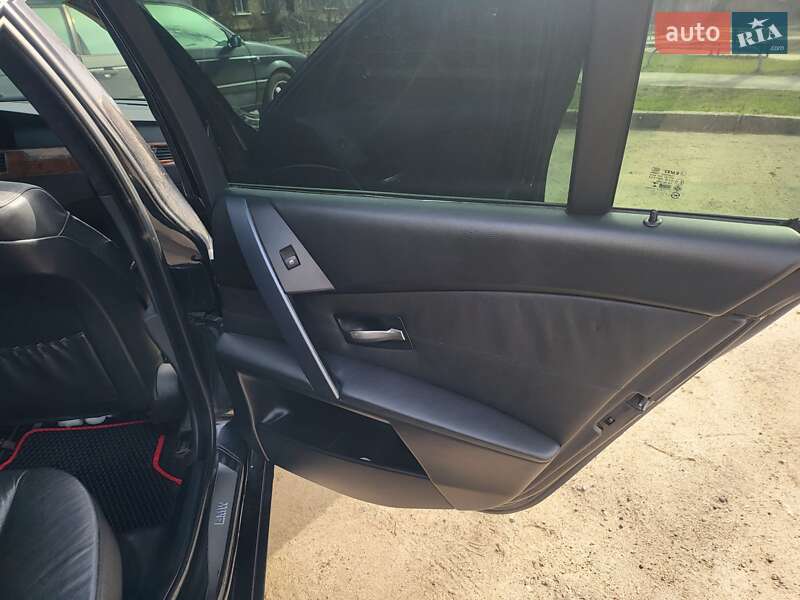 Седан BMW 5 Series 2004 в Харькове