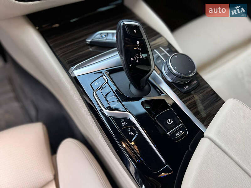 Седан BMW 5 Series 2020 в Львове