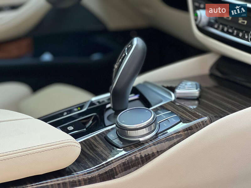 Седан BMW 5 Series 2020 в Львове