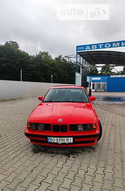 Седан BMW 5 Series 1991 в Чернівцях