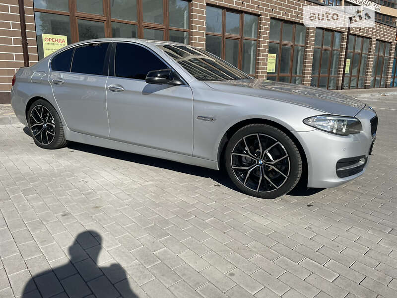 Седан BMW 5 Series 2015 в Хмельницком