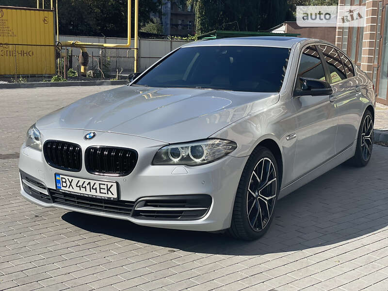 Седан BMW 5 Series 2015 в Хмельницком