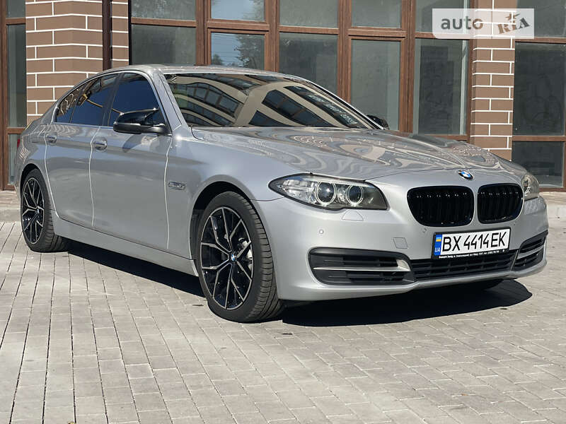 Седан BMW 5 Series 2015 в Хмельницком