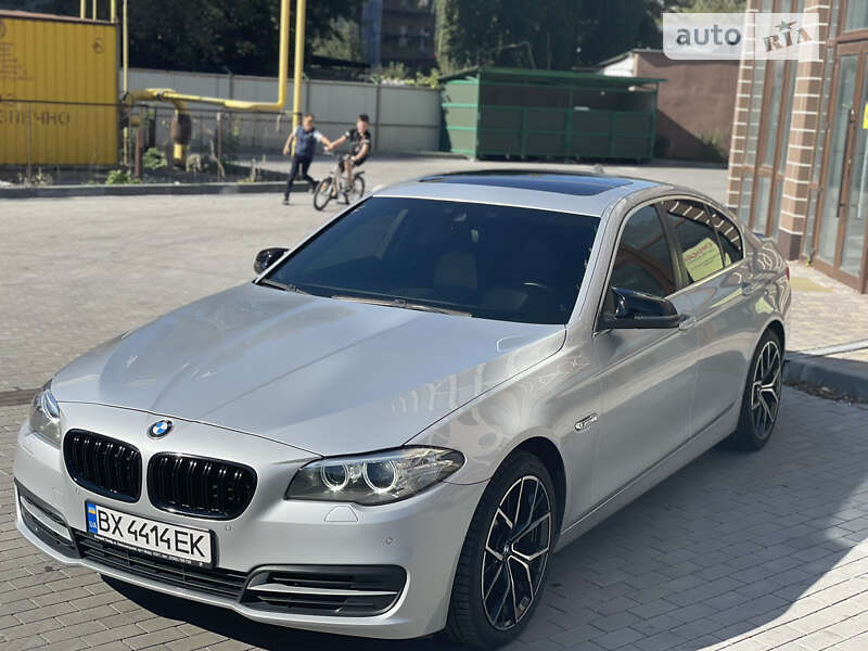 Седан BMW 5 Series 2015 в Хмельницком