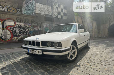 Седан BMW 5 Series 1991 в Одессе