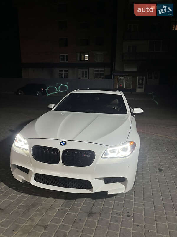 Седан BMW 5 Series 2014 в Тересве
