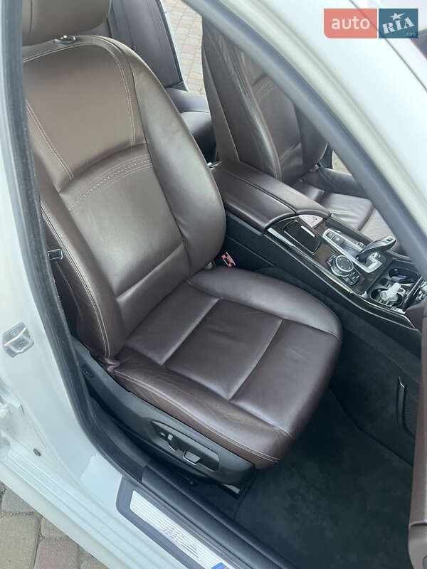 Седан BMW 5 Series 2014 в Тересве