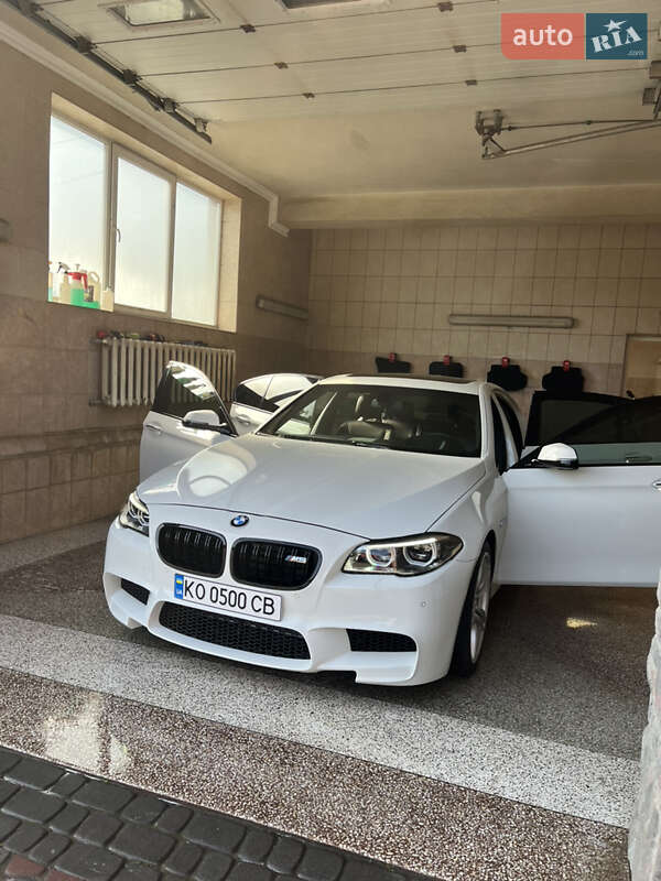 Седан BMW 5 Series 2014 в Тересве