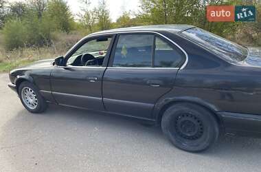 Седан BMW 5 Series 1992 в Запорожье
