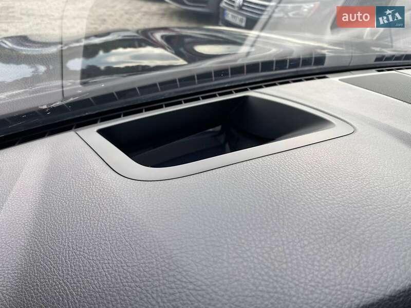 Седан BMW 5 Series 2014 в Львові