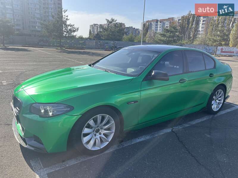 Седан BMW 5 Series 2015 в Николаеве