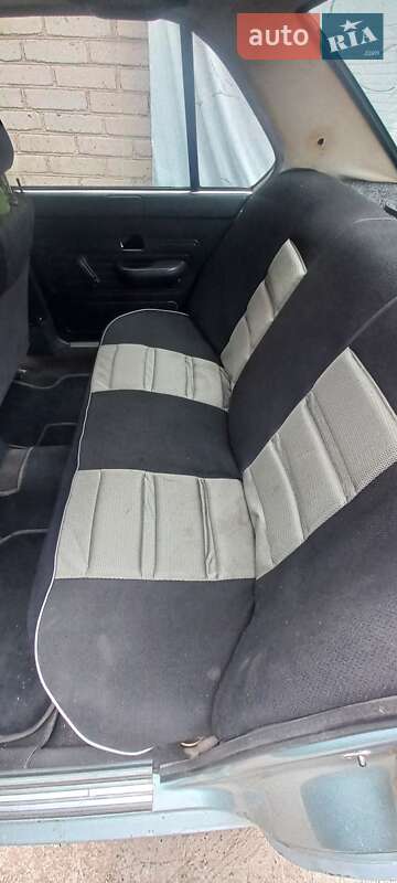 Седан BMW 5 Series 1984 в Запорожье