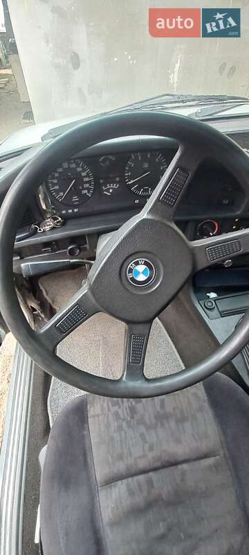 Седан BMW 5 Series 1984 в Запорожье