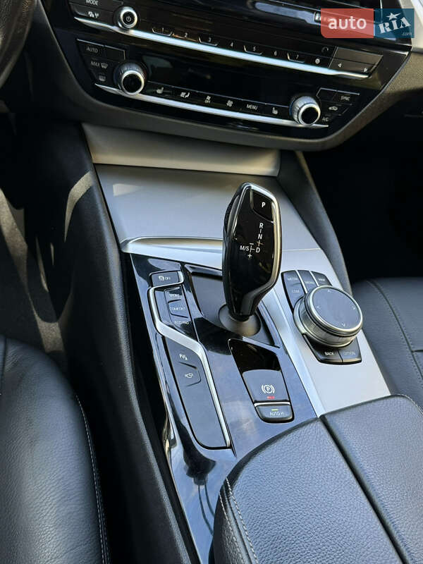 Седан BMW 5 Series 2019 в Киеве
