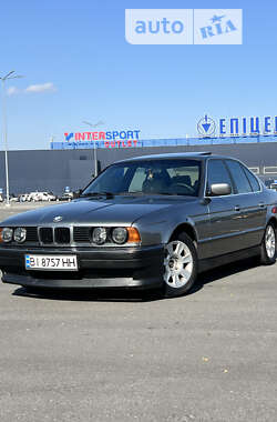 Седан BMW 5 Series 1989 в Днепре