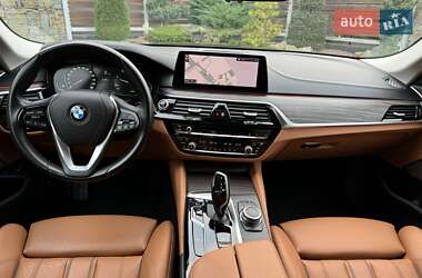 Седан BMW 5 Series 2020 в Стрию