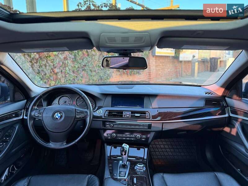 Седан BMW 5 Series 2010 в Черновцах