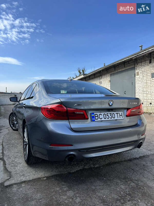 Седан BMW 5 Series 2017 в Львове