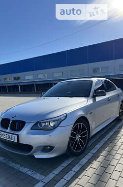 Седан BMW 5 Series 2005 в Ромнах