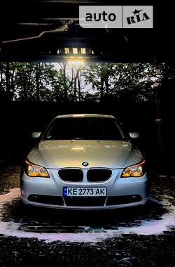 Седан BMW 5 Series 2005 в Днепре