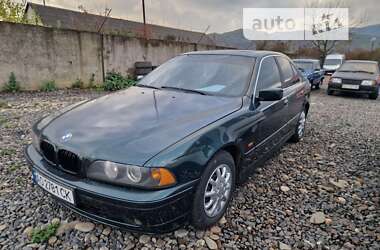 Седан BMW 5 Series 2000 в Хусте