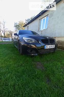 Седан BMW 5 Series 2004 в Самборе