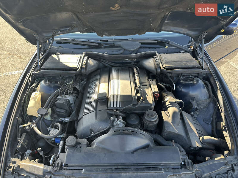 Седан BMW 5 Series 2001 в Киеве