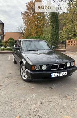 Седан BMW 5 Series 1988 в Дубно