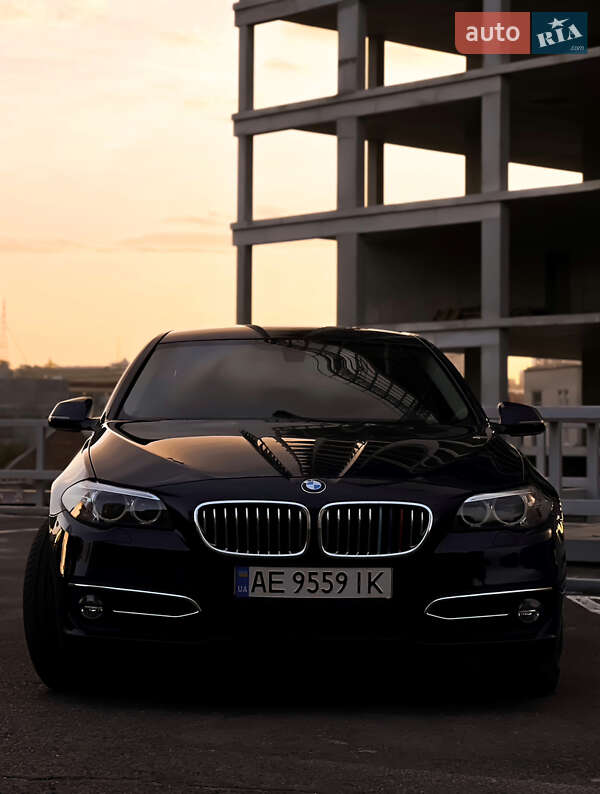 Седан BMW 5 Series 2015 в Днепре