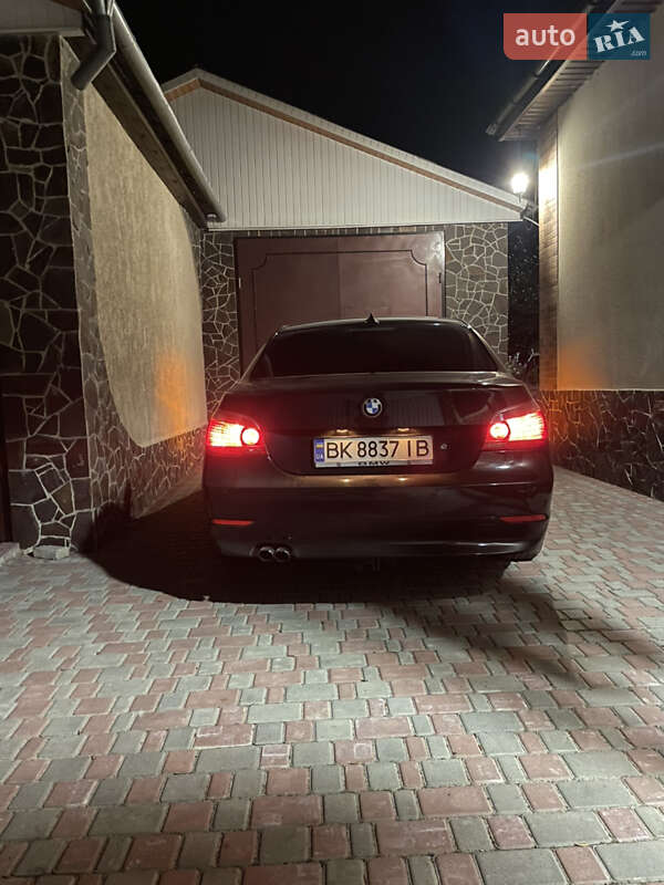 Седан BMW 5 Series 2004 в Одессе