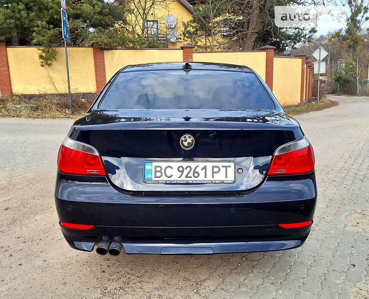 Седан BMW 5 Series 2004 в Львові