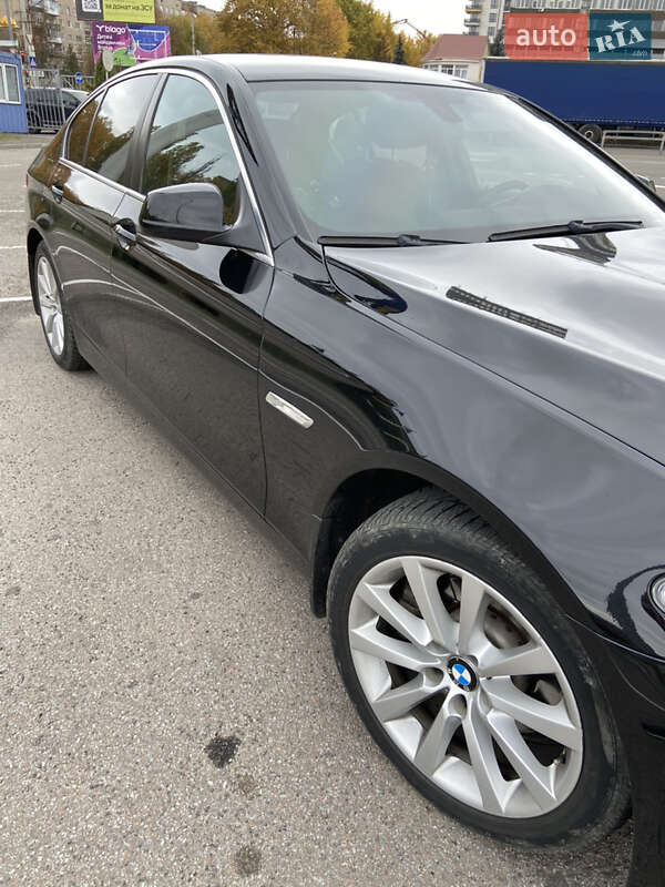 Седан BMW 5 Series 2012 в Долине