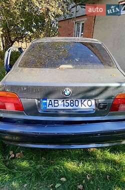 Седан BMW 5 Series 2000 в Умані