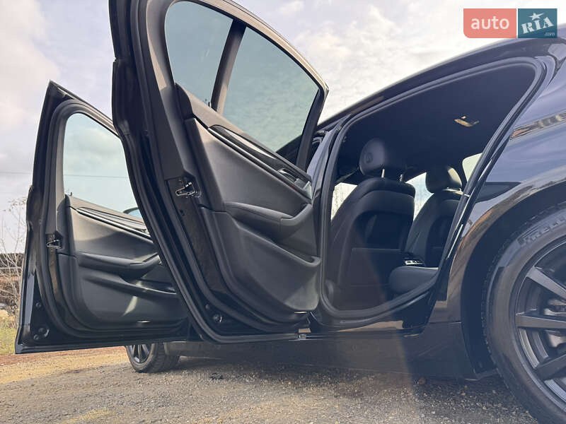 Седан BMW 5 Series 2017 в Хмельницькому