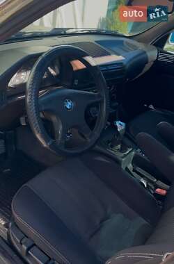 Седан BMW 5 Series 1988 в Запоріжжі