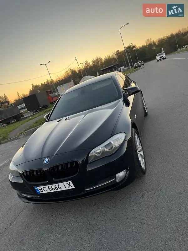 Седан BMW 5 Series 2011 в 