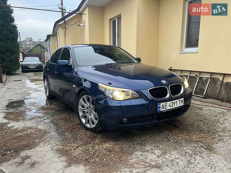 Седан BMW 5 Series 2004 в Дніпрі