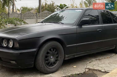 Седан BMW 5 Series 1991 в Светловодске