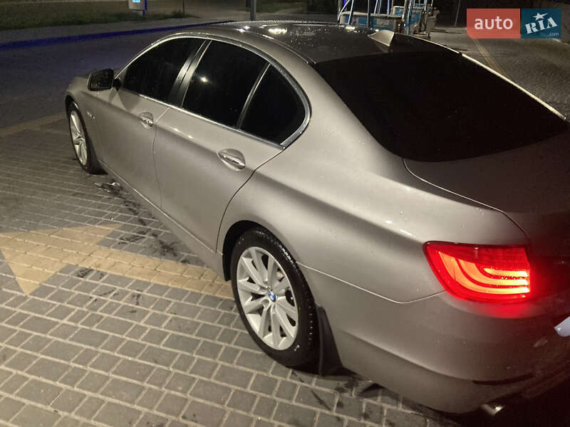 Седан BMW 5 Series 2012 в Днепре