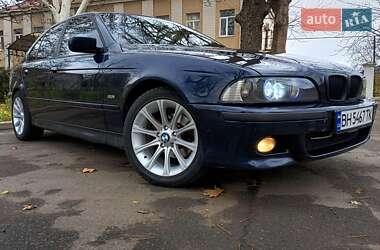 Седан BMW 5 Series 2001 в Раздельной