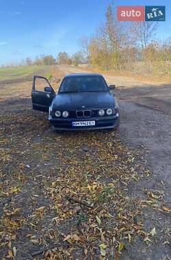 Седан BMW 5 Series 1990 в Сумах