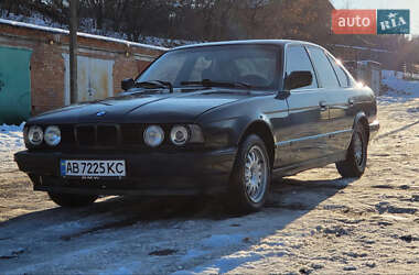 Седан BMW 5 Series 1988 в Виннице