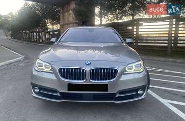 Седан BMW 5 Series 2015 в Ужгороде