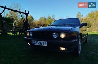 Седан BMW 5 Series 1993 в Львові