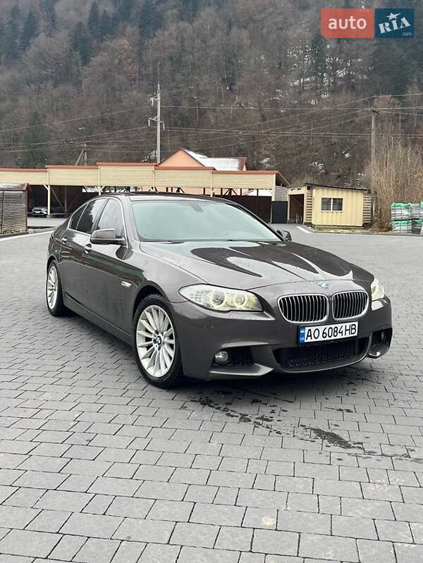 Седан BMW 5 Series 2013 в Межгорье