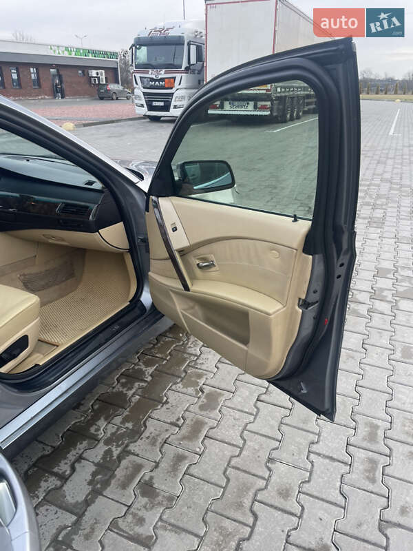 Седан BMW 5 Series 2004 в Любешове