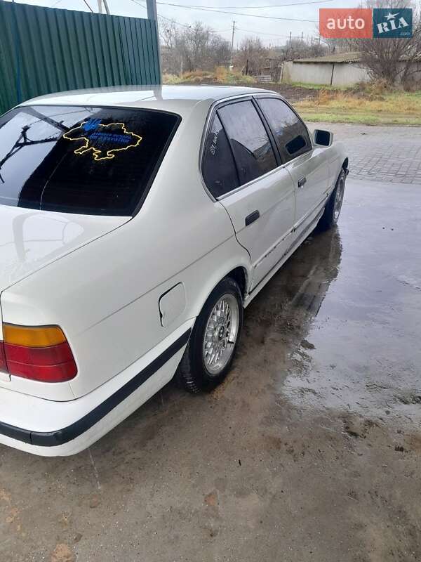 Седан BMW 5 Series 1988 в Татарбунарах