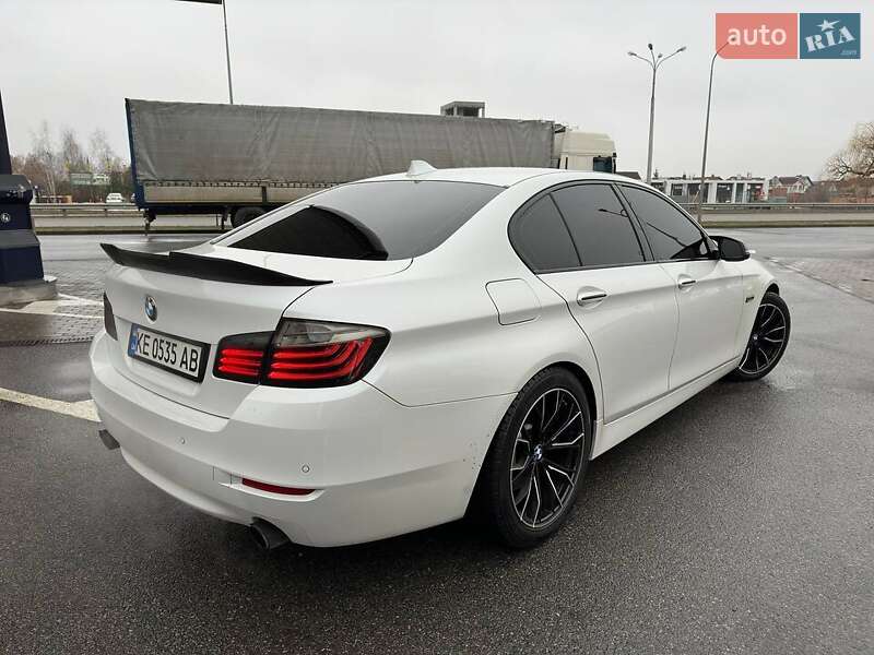 Седан BMW 5 Series 2014 в Львове